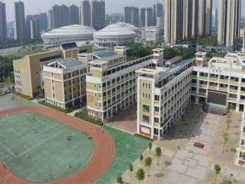 百色市右江區(qū)龍景第三小學